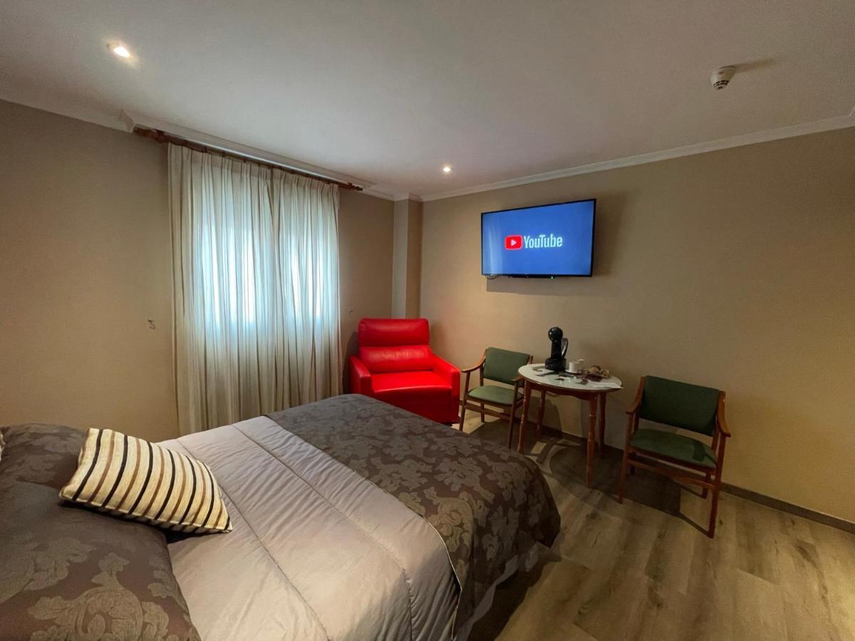 La Siesta Motel Villamarciel Bagian luar foto