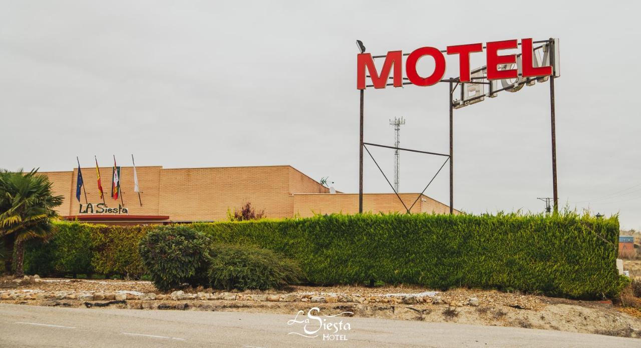 La Siesta Motel Villamarciel Bagian luar foto