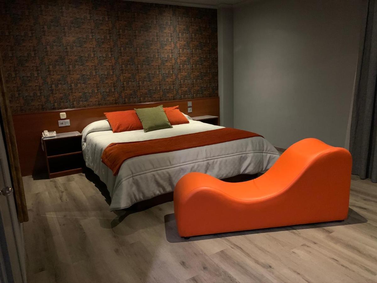 La Siesta Motel Villamarciel Bagian luar foto